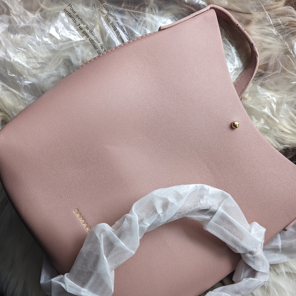 Medium size shoulder bag